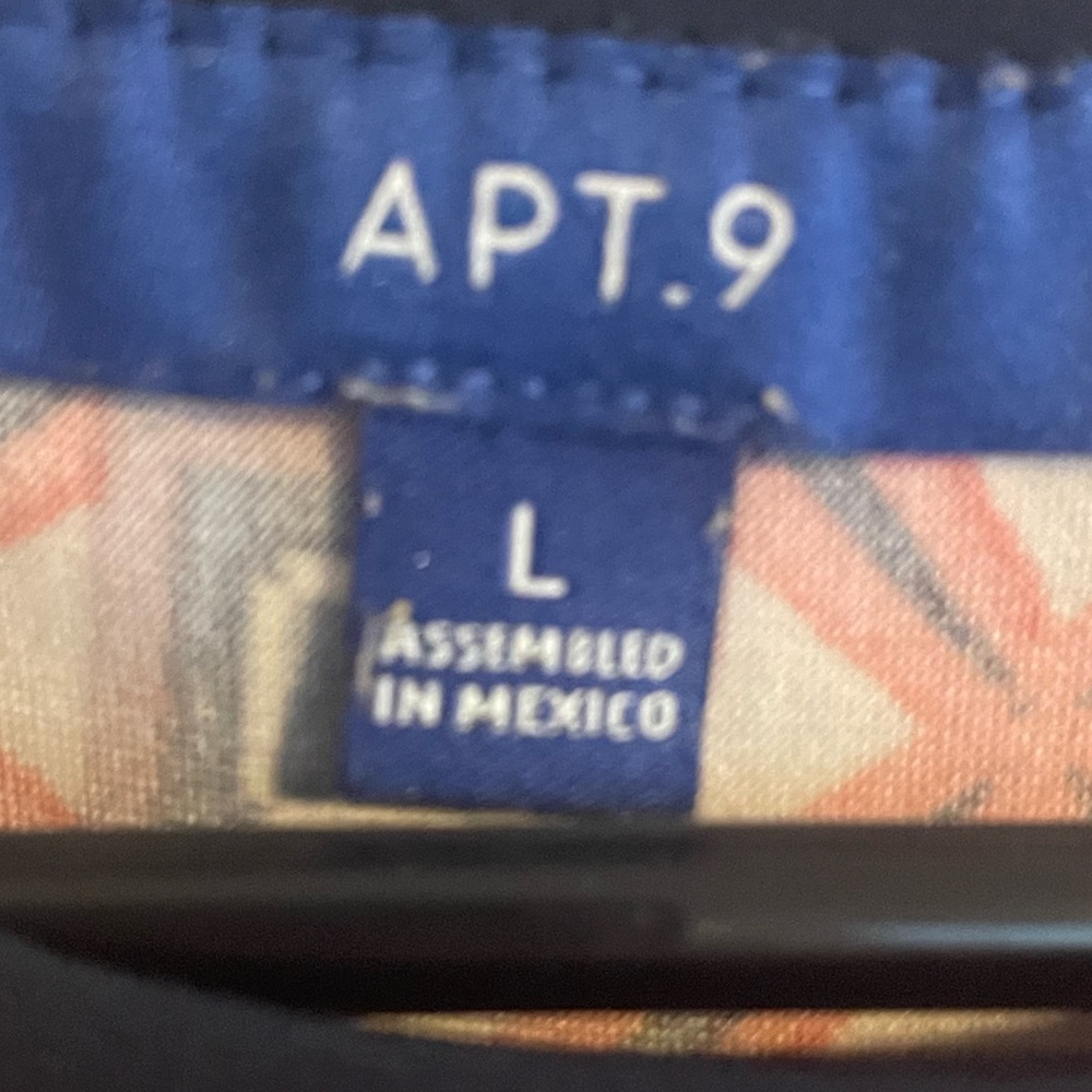 APT. 9 Tanktop - Picture 2 of 5